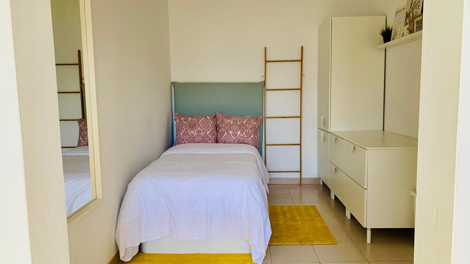 HABITACION CINCO (1)