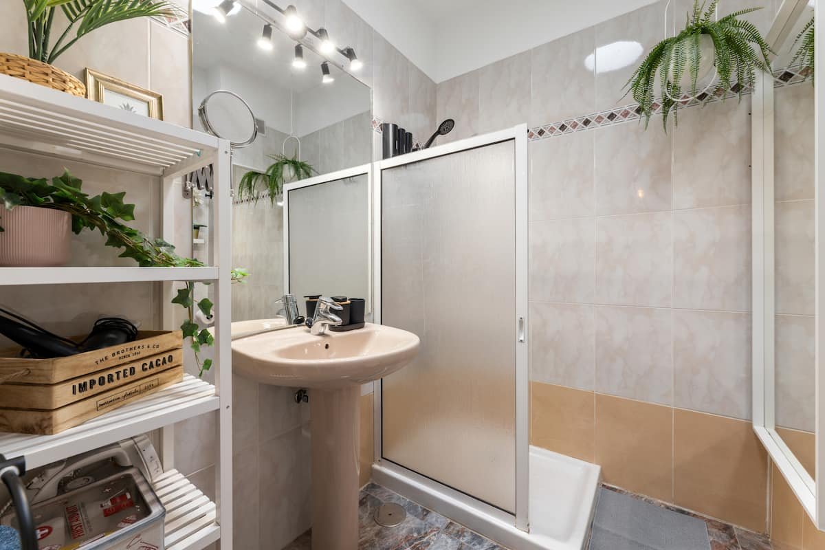 d7ac351b-9ee2-41c6-b8fb-3f4117a732bc